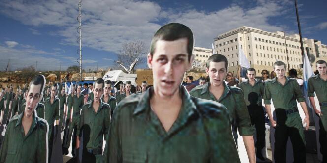 Manifestation demandant la libération de Gilad Shalit devant les bureaux du premier ministre israélien, le 21 décembre 2009.
