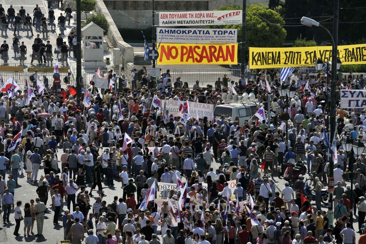 Plan d'aide à la Grèce Standard and Poor's annonce un probable défaut