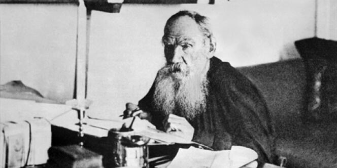 Au pays de Tolstoï, mieux vaut afficher un visage de marbre et parler par injonctions - ici, le romancier et dramaturge russe Léon Tolstoï en 1909.