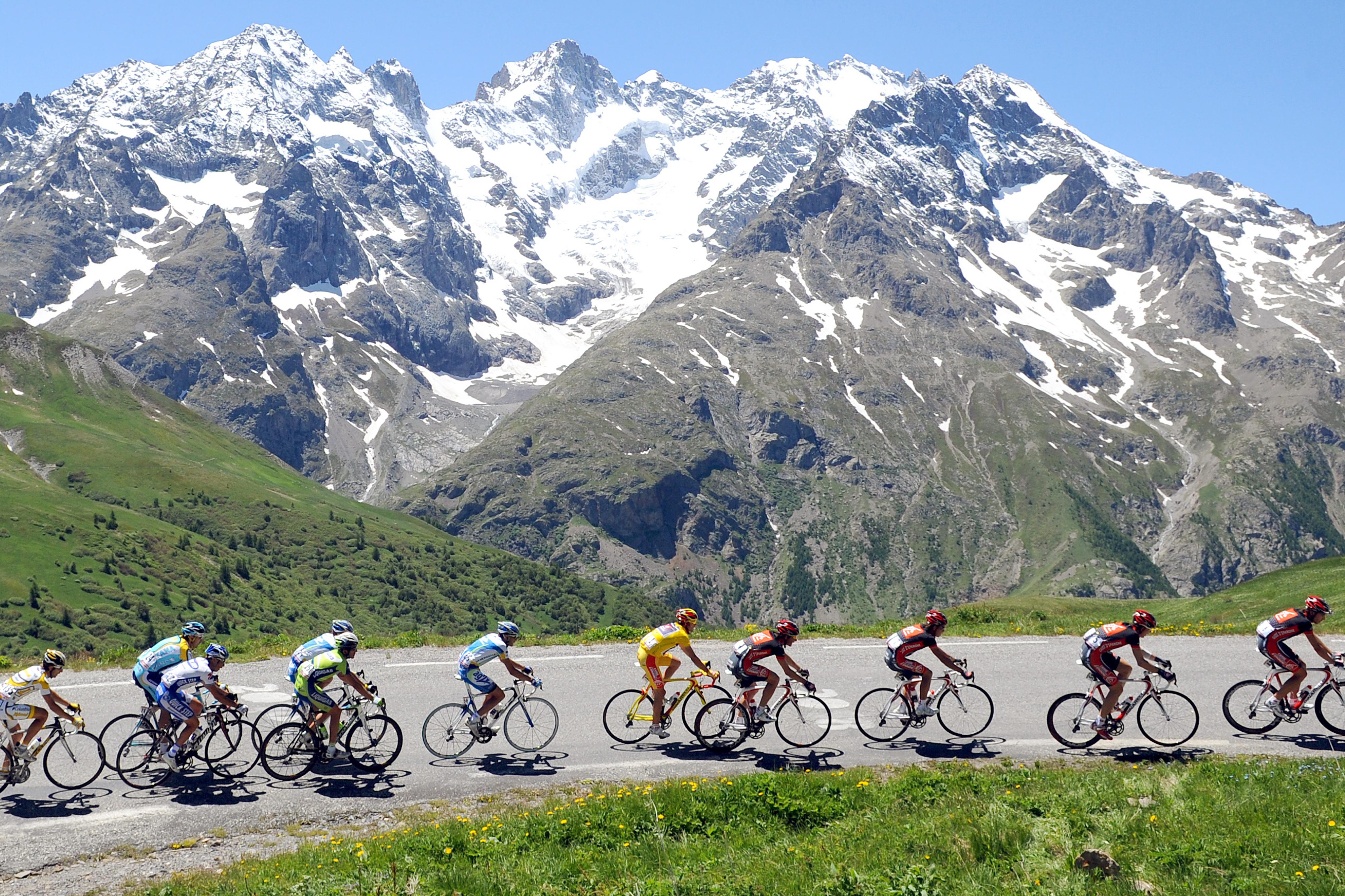 Tour de France le Galibier, géant des Alpes, fête son centième Tour