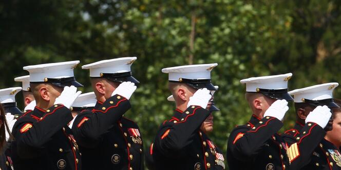 Des marines américains lors d'une cérémonie, le 19 juillet 2011.