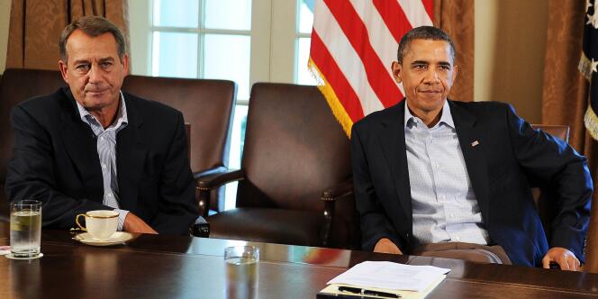 Le camp républicain accuse le président Obama de laisser pourrir la situation en n'adressant plus la parole à John Boehner (à gauche), le président de la Chambre des représentants, pour résoudre le problème du 