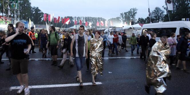 Entre 60 000 et 65 000 personnes étaient présentes au festival au moment où les incidents se sont déroulés. 