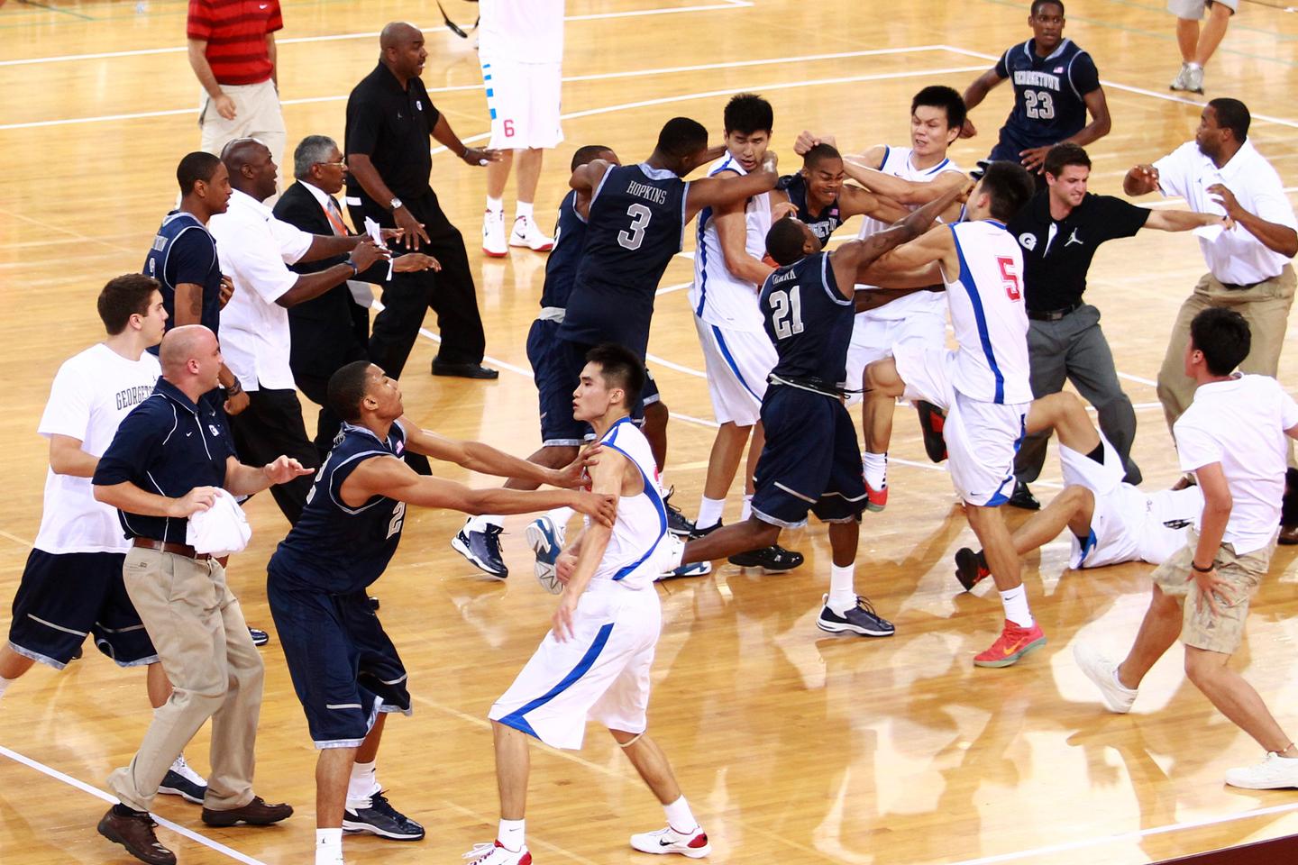 Un match de basket entre Chinois et Américains dégénère, en pleine