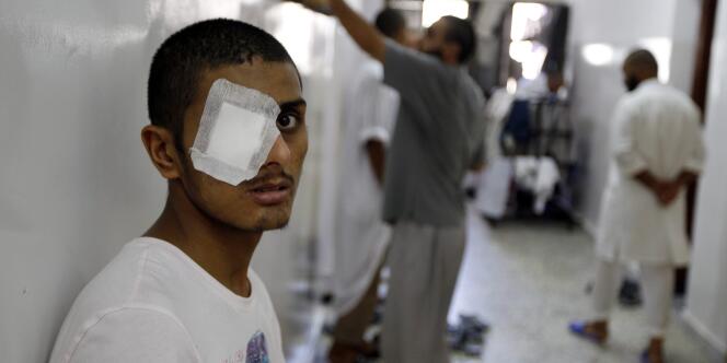 Un soldat pro-Kadhafi, blessé, est emprisonné dans une prison de Misrata, le 30 août 2011.