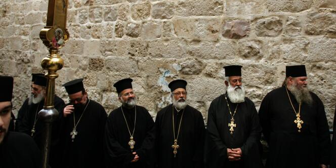 En Grèce, les recherches ecclésiastiques restent intouchables et l'Eglise orthodoxe refuse de payer pour la faute des autres.