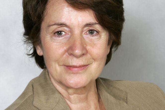 Catherine Tasca, aujourd'hui sénatrice des Yvelines, était en 1998 présidente de la commission des lois de l'Assemblée et avait porté la proposition de loi sur le pacs.