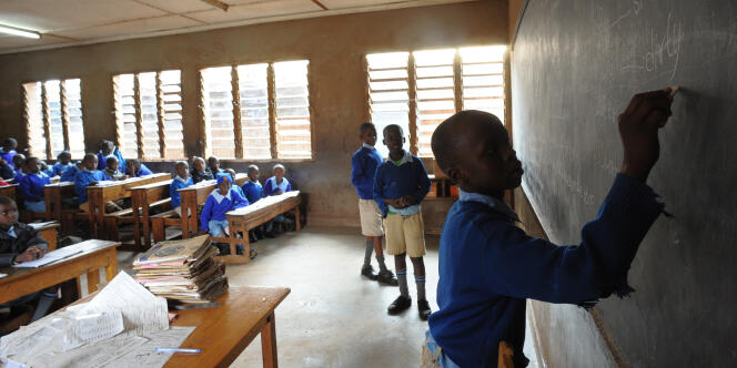Des élèves dans une école de Nairobi (Kenya), en septembre 2011.