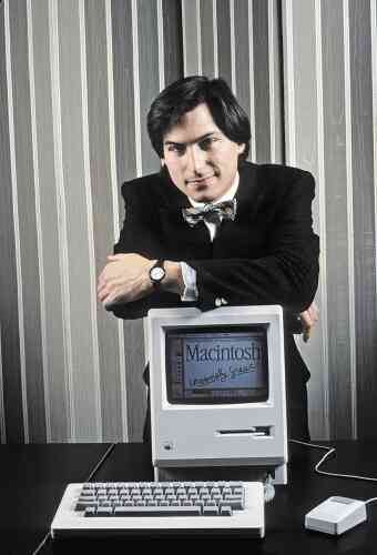  
4. En 1984, Steve Jobs est encore PDG d'Apple. Plus pour longtemps. Un an plus tard, il sera débarqué. Il reprendra la tête de la firme en 1997. Photo: Diana Walker/SJ/Contour by Getty Images