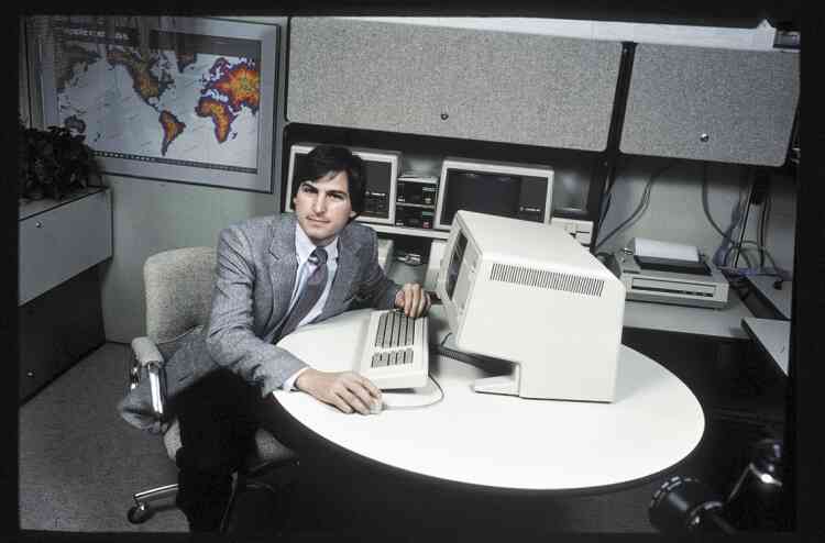  
2. En décembre 1982, il présente le dernier-né d'Apple, Lisa. La com-pagnie a largement contribué à populariser l'ordinateur personnel. Photo:  Diana Walker/SJ/Contour by Getty Images