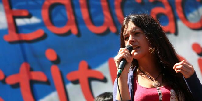 Camilla Vallejo, fer de lance du mouvement, revient d'un tour d'Europe au cours duquel elle a essayé de sensibiliser institutions et opinions à la cause des étudiants chiliens.