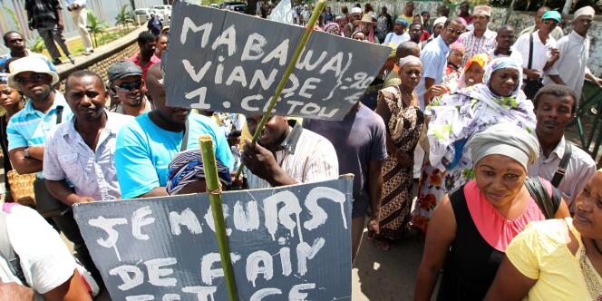 Manifestation contre la vie chère à Mayotte, le 10 octobre 2011.