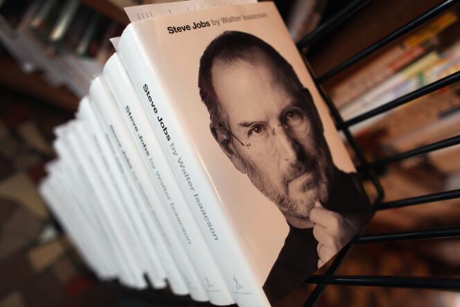 La biographie du fondateur d'Apple, Steve Jobs, a été publiée quelques jours seulement après son décès.