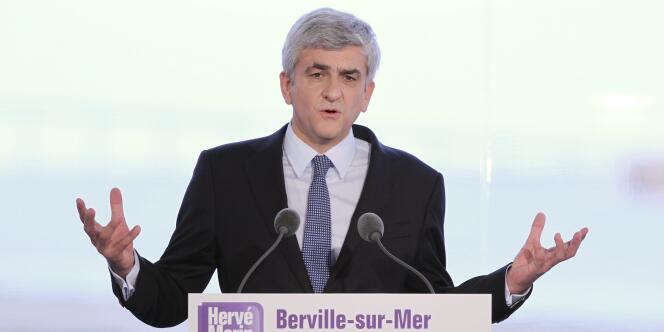 Hervé Morin, président du Nouveau Centre, a officialisé sa candidature à l'élection présidentielle en Normandie, le 27 novembre 2011.