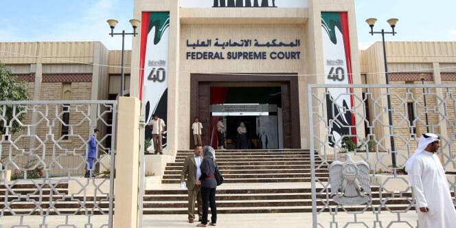 La Cour suprême des Émirats avait condamné les cinq activistes, dimanche 27 novembre, à des peines de deux à trois ans de prison, pour avoir 