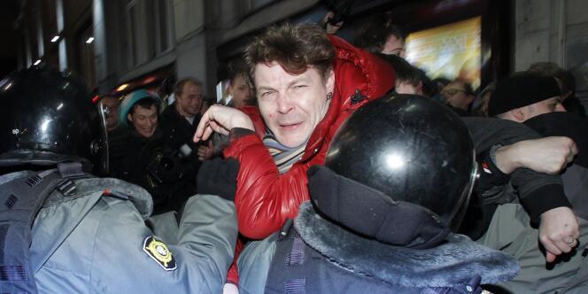 Plus de 560 opposants au parti Russie unie ont été interpellés lors d'une manifestation à Moscou. Sur la photo, Andreï Kozenko, journaliste au 
