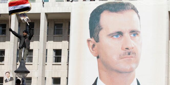 Un portrait géant de Bachar Al-Assad à Damas en novembre 2011. 