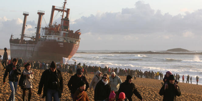 Suite à l'échouement d'un cargo maltais sur une plage du Morbihan lors de la tempête Joachim, vendredi, la région de Bretagne a déposé plainte et s'est constituée partie civile.