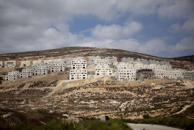  Ici la colonie de Givat Zeev en construction en 2011.