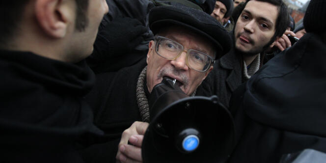 L'opposant et écrivain controversé Edouard Limonov, le 10 décembre à Moscou.