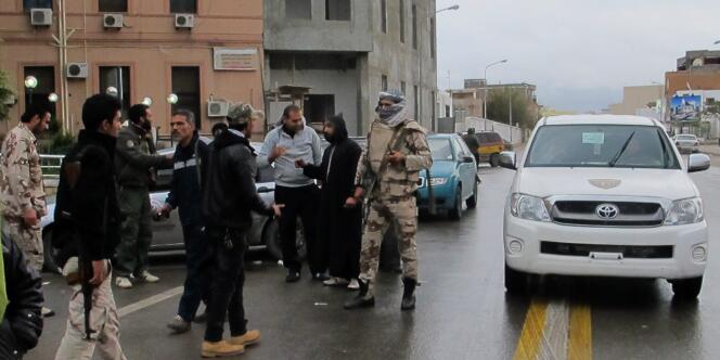 Des miliciens à Tripoli, mardi 3 janvier.