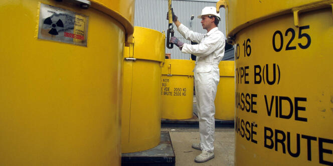 Un convoi de déchets radioactifs doit quitter, mercredi 23 novembre, Valognes - dans la Manche - à destination de l'Allemagne.