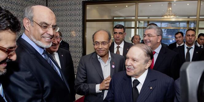 Arrivée de Abdelaziz Bouteflika, dirigeant de l'Algérie, au Palais des Congrès.