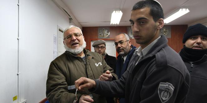 Le président du Parlement palestinien, Aziz Dweik, a été placé en détention administrative en Israël pour six mois le 24 janvier.