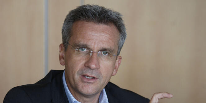 Le PDG de SFR, Frank Esser, lors d'une réunion à Paris, le 19 mai 2009.