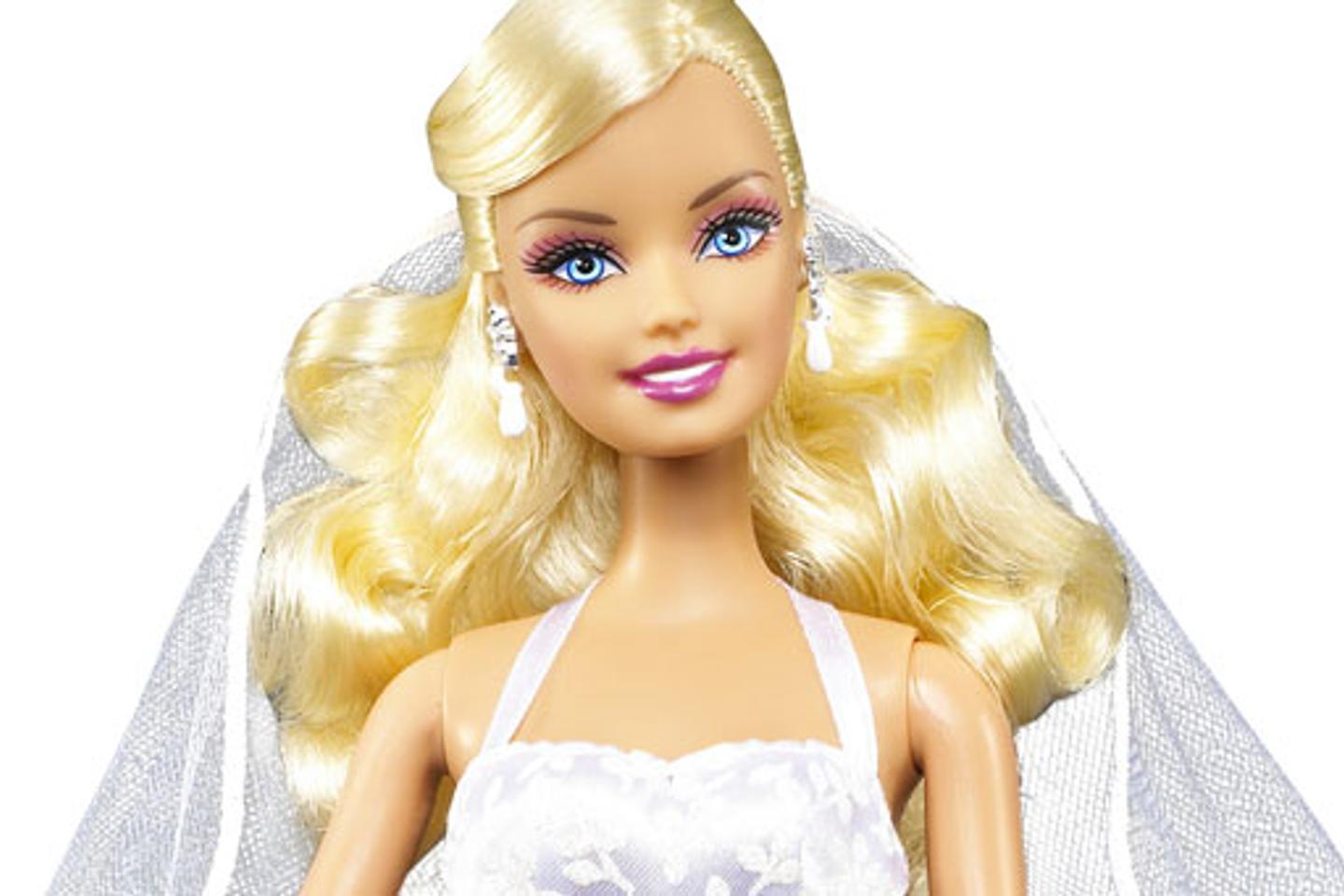 Increvable, la poup?�e Barbie sourit toujours ?� Mattel