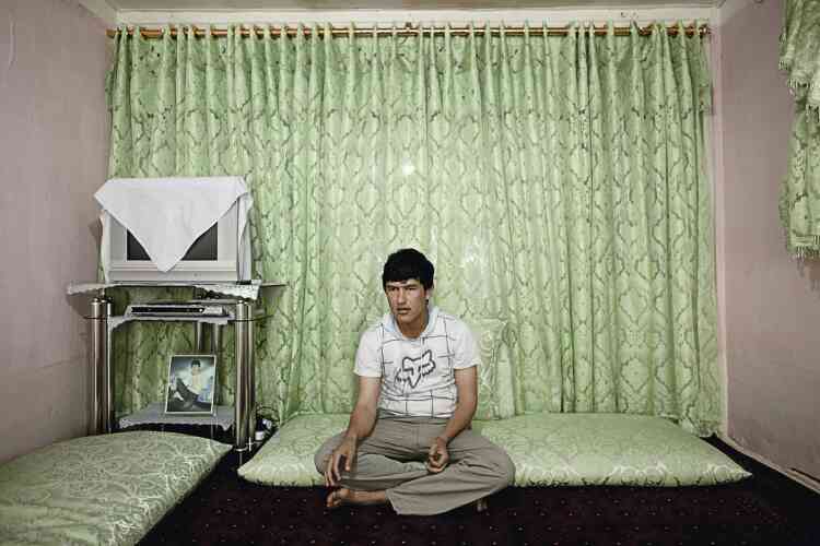 2. Mohammed, 21 ans, chez ses parents. Photo: Lauren Lancaster/Cosmos
