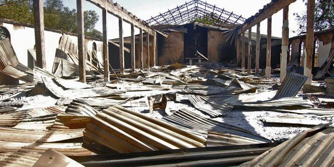 Vue d'une église incendiée par le groupe islamiste Boko Haram au Nigeria.