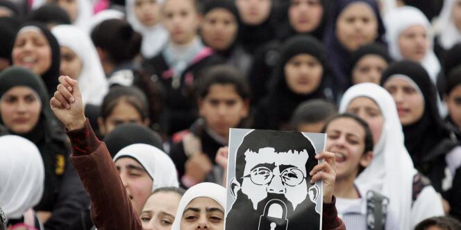 Manifestation de soutien à Khader Adnan, un prisonnier palestinien en grève de la faim depuis près de 60 jours pour protester contre sa détention, dans le village d'Araba, près de sa maison natale. Membre du Djihad islamique, il refuse de s'alimenter depuis la mi-décembre, peu après son arrestation en Cisjordanie occupée.