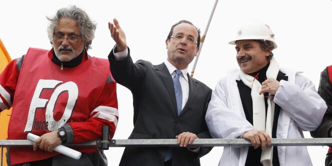 François Hollande a promis une loi sur la cession des sites rentables lors de sa visite à Florange (Moselle), le 24 février 2012.