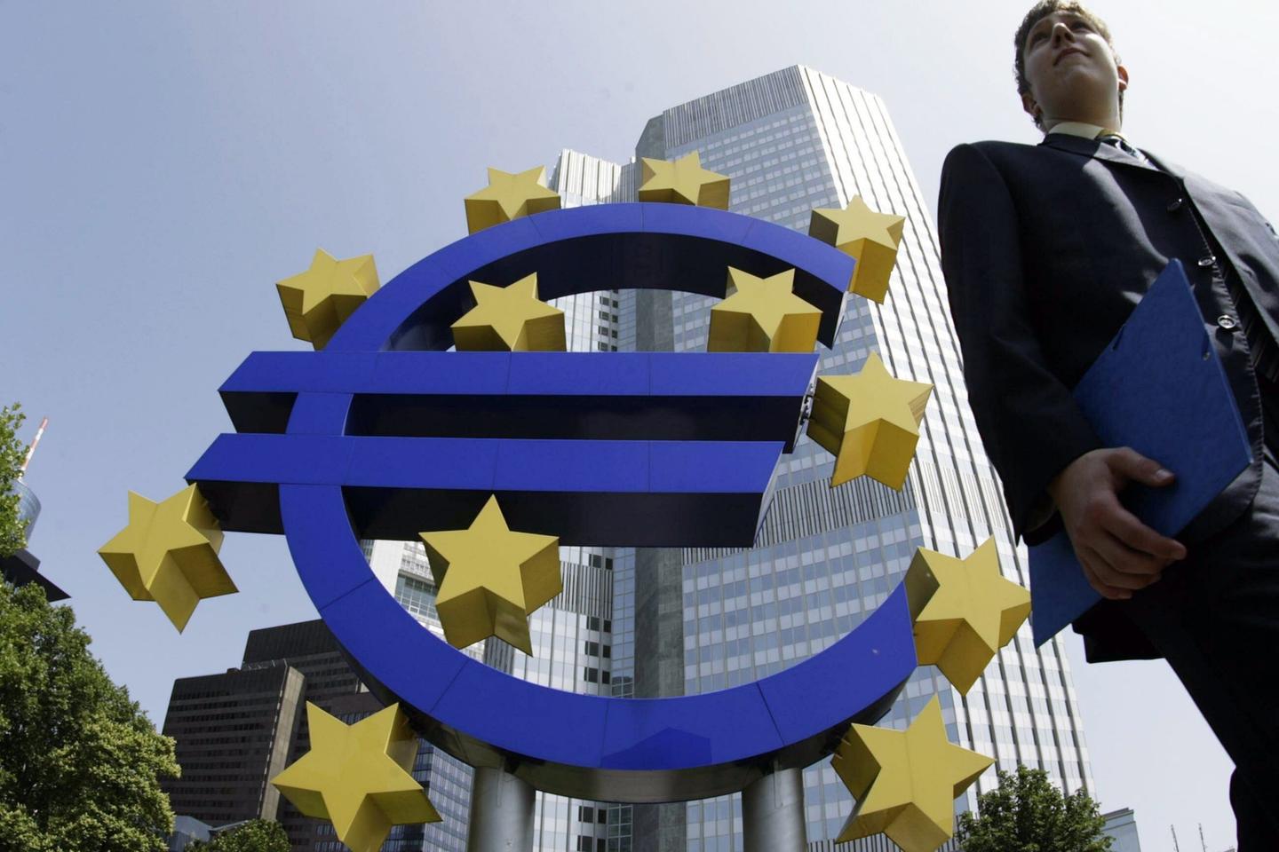 La BCE prête 530 milliards d'euros à 800 banques