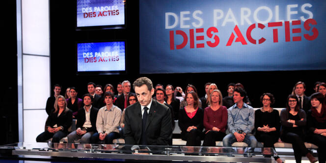 Nicolas Sarkozy sur le plateau de l'émission politique 