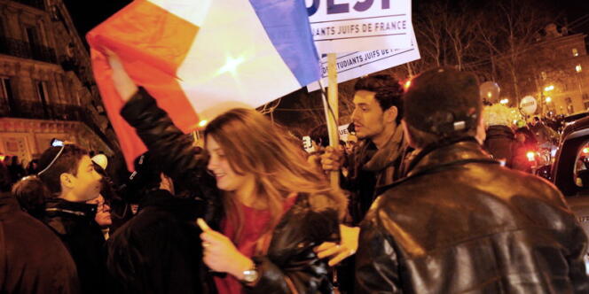 Une manifestation a été organisée à Paris par l'UEJF( Union des etudiants juifs de France ) après la fusillade au lycée-collège juif Ozar-Hatorah de Toulouse.