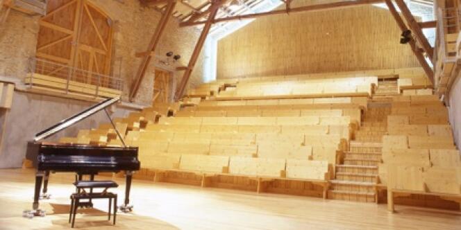 La salle de concert de la Ferme de Villefavard.