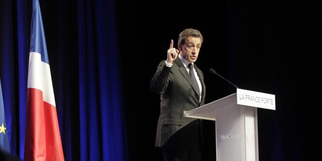Nicolas Sarkozy en meeting à Nantes, mardi 27 mars.