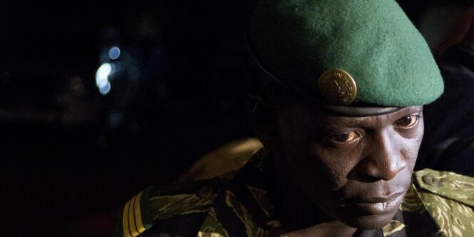 Le capitaine Amadou Sanogo, dans le camp militaire de Kati, près de Bamako, le 31 mars 2012.