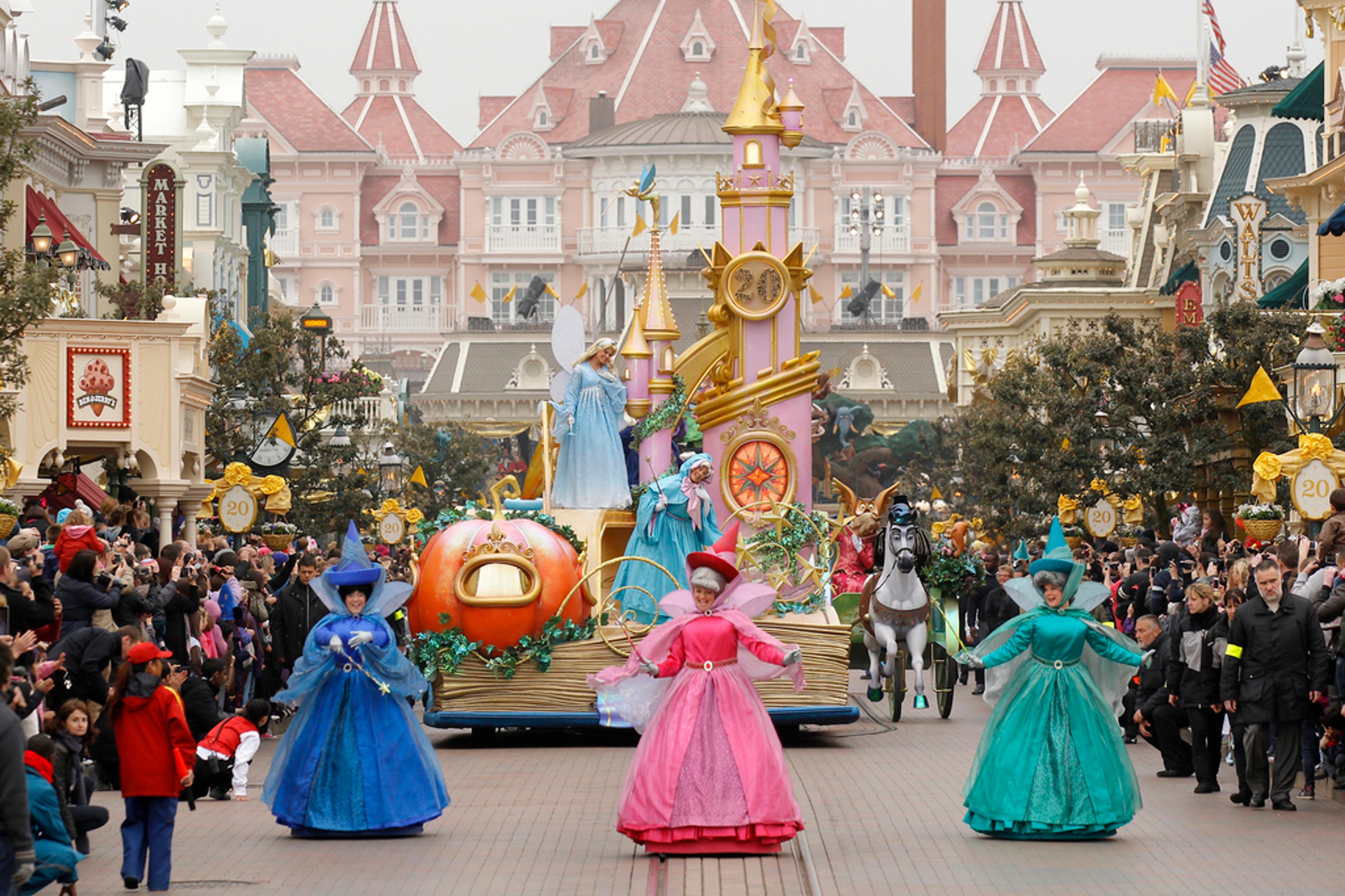 Les 20 ans de Disneyland la grande parade des chiffres