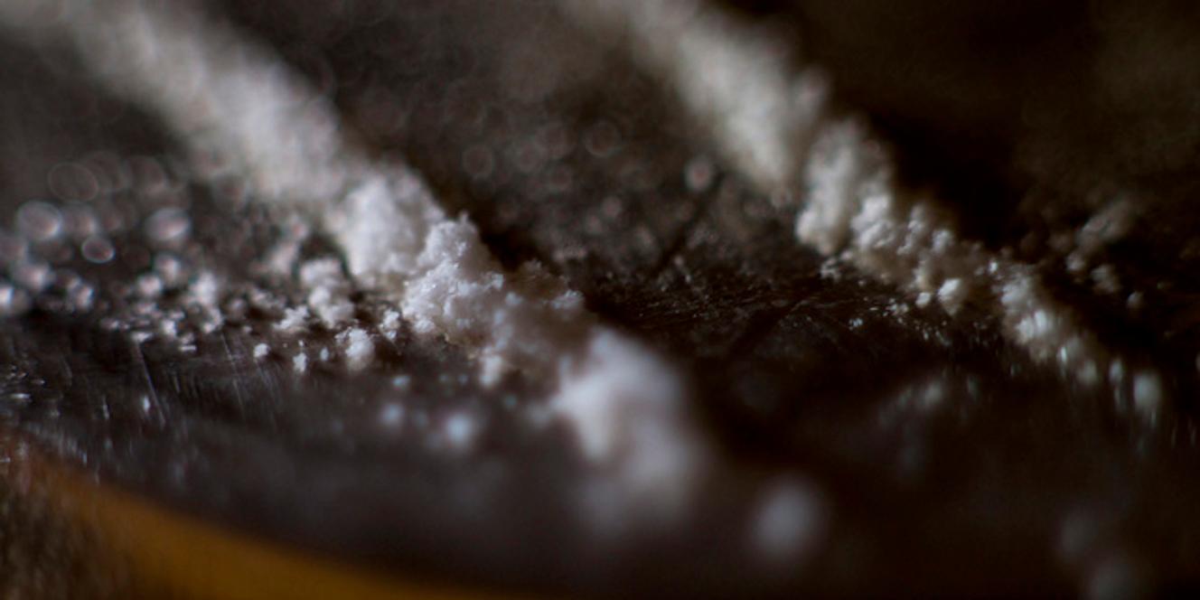 Según estimaciones recientes de las Naciones Unidas, el comercio internacional de drogas ilícitas alcanza los 350.000 millones de dólares cada año.'échelon international atteindrait 350 milliards de dollars chaque année, selon des estimations récentes des Nations unies.