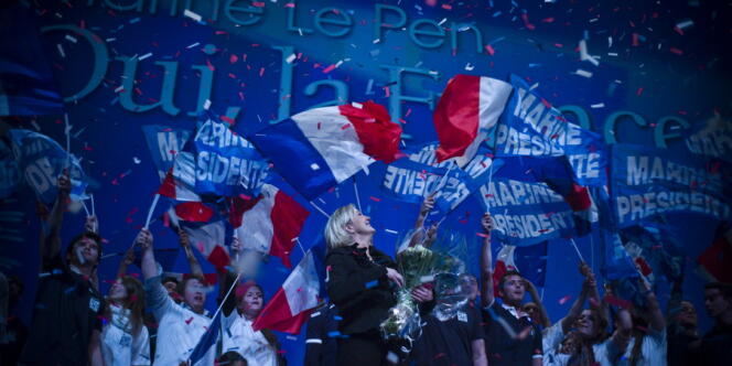 Lors du meeting de Marine Le Pen, mardi 17 avril, au Zénith de Paris.