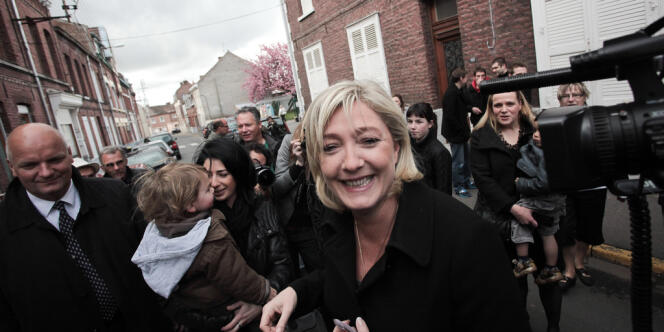 Marine Le Pen, à Henin Beaumont le 22 avril, jour du premier tour de l'élection présidentielle.