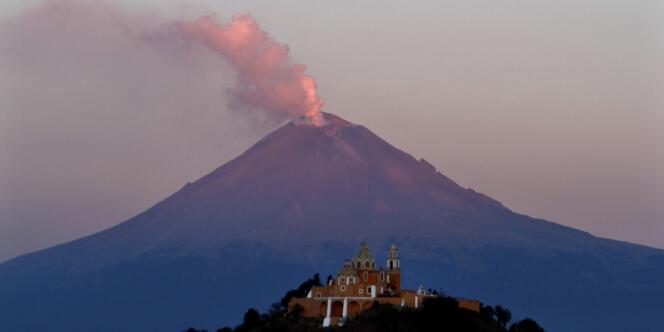 Depuis le 16 avril, trois Etats mexicains sont en alerte après le réveil du Popocatépetl, comme ici à Cholula (Etat de Puebla).