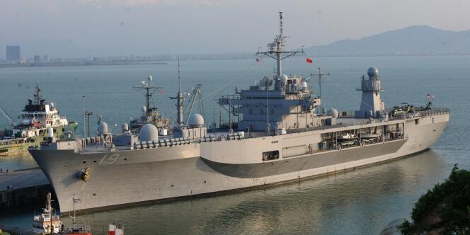 Un navire de la VIIe Flotte américaine dans le port vietnamien de Danang, en avril.