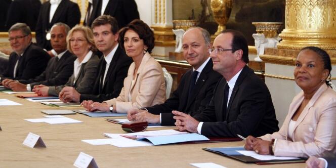 Premier conseil des ministres du gouvernement Ayrault à l'Elysée, jeudi 17 mai.
