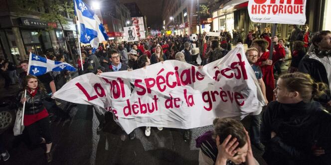 Manifestation dans les rues de Montréal, jeudi 17 mai 2012, contre la hausse prévue par le gouvernement de 82 % des frais de scolarité à l'université.