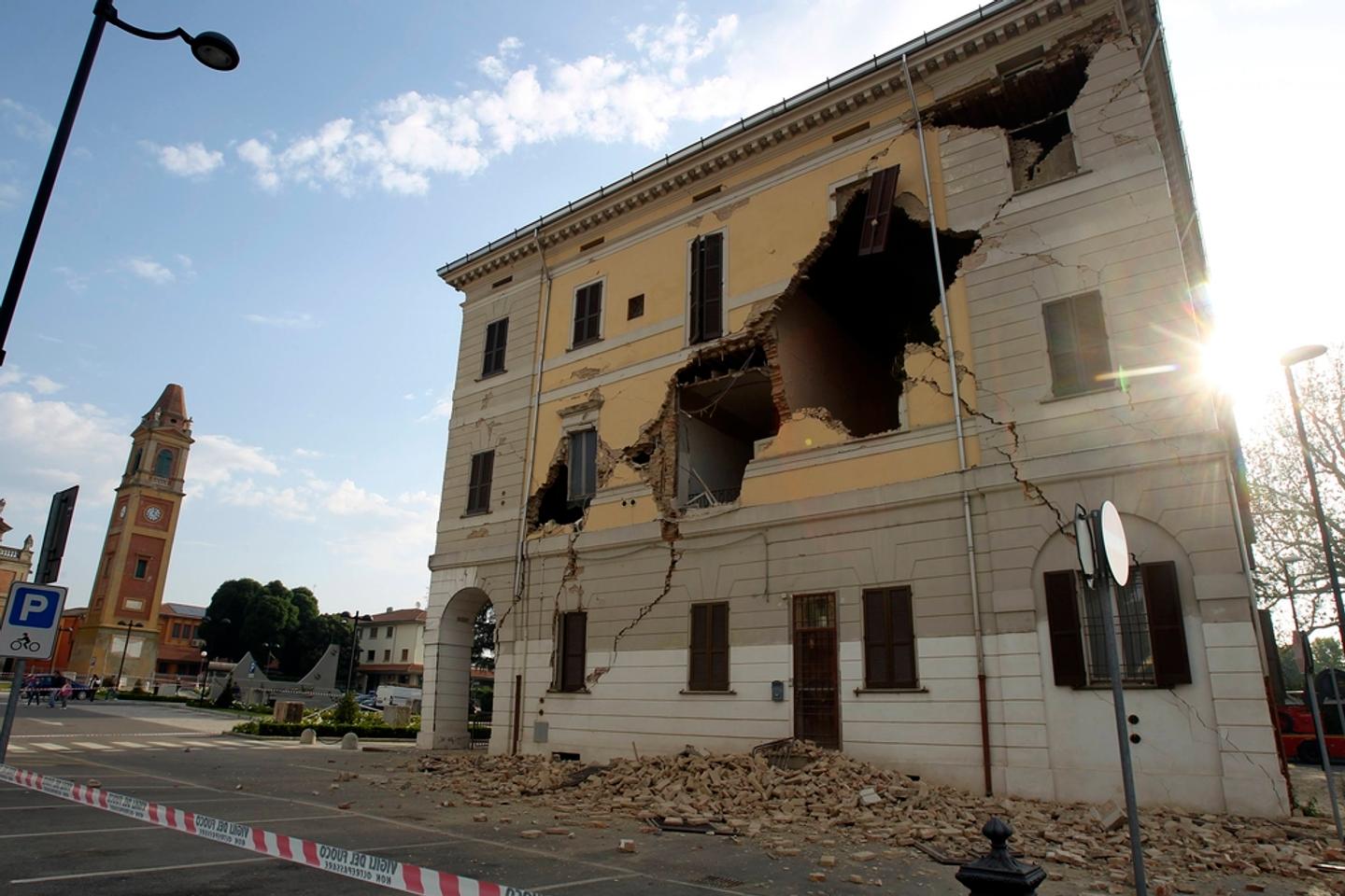 Au moins six morts après un séisme dans le nordest de l'Italie Au moins six morts après un séisme dans le nordest de l'Italie