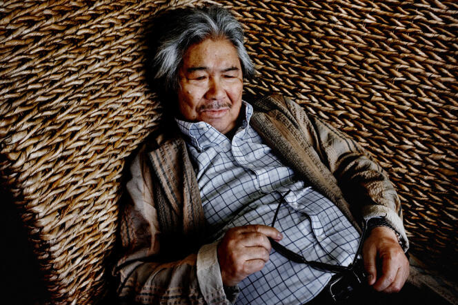 Koji Wakamatsu, né en 1936, est un ex-yakuza, ex-réalisateur de séries B érotiques, ex-cinéaste militant de la gauche radicale.